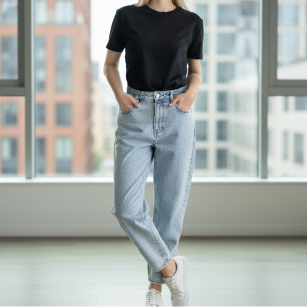 H&M vintage style tapered light wash jeans 8
